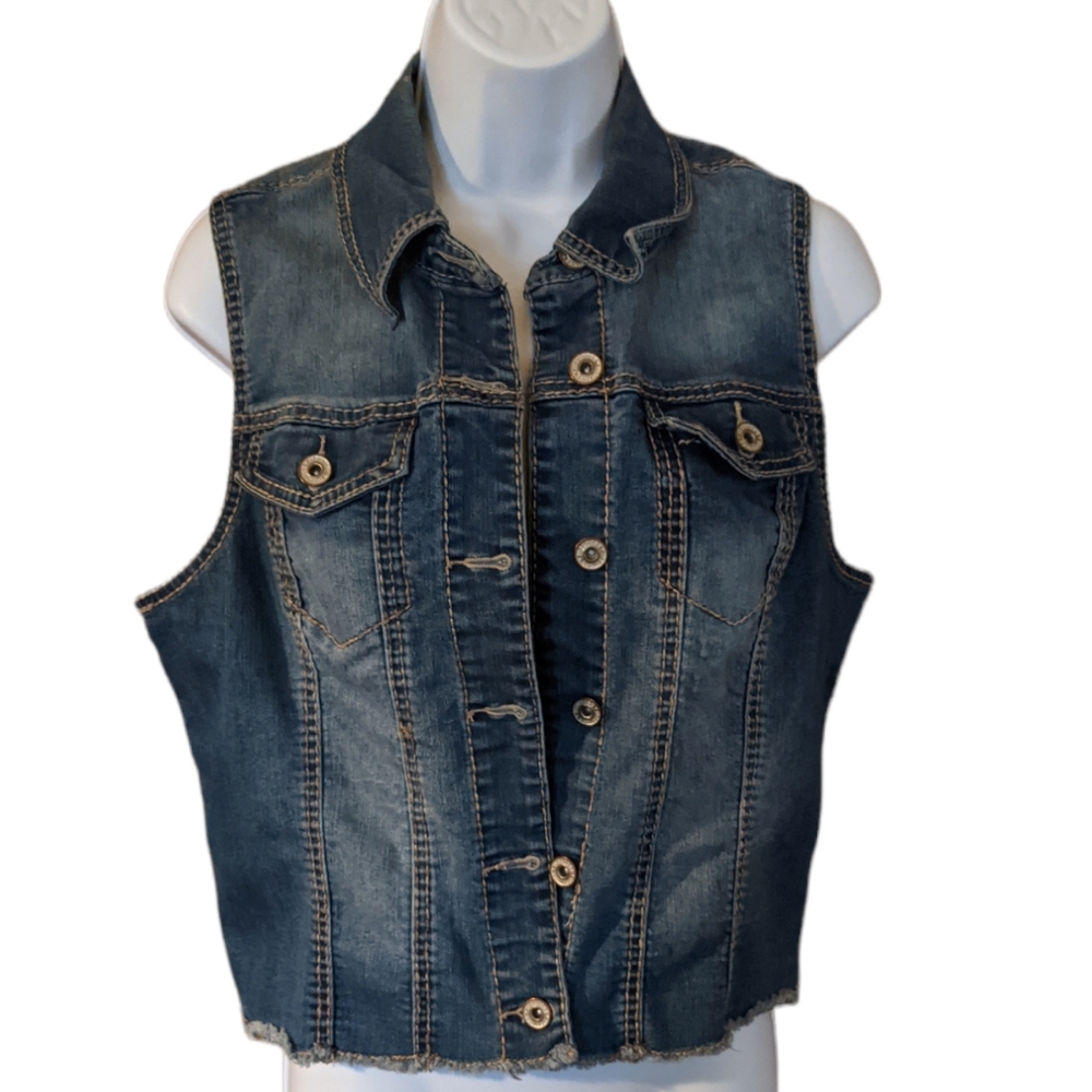 Maurices Denim Vest distressed Size Large Great condition